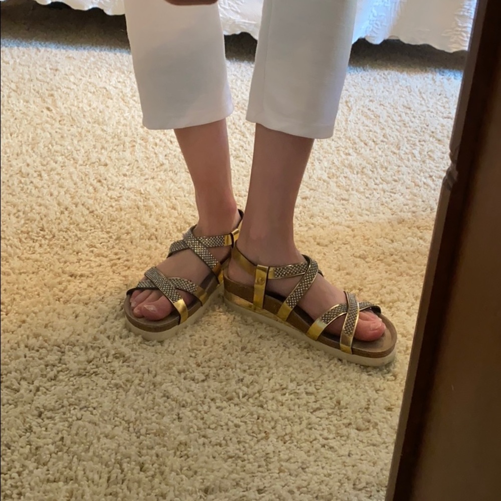 Genuins Sandals
